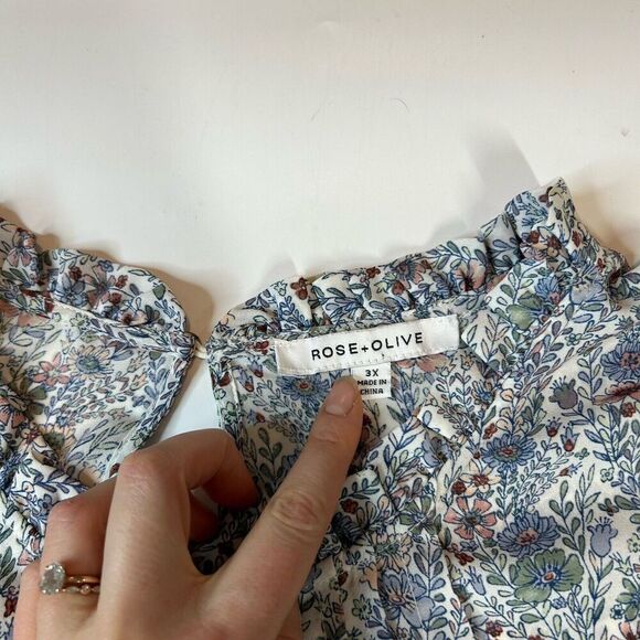 Rose & Olive Top Women's 3X Multicolored Floral Semi Sheer Flutter Sleeve Blouse - Picture 6 of 7